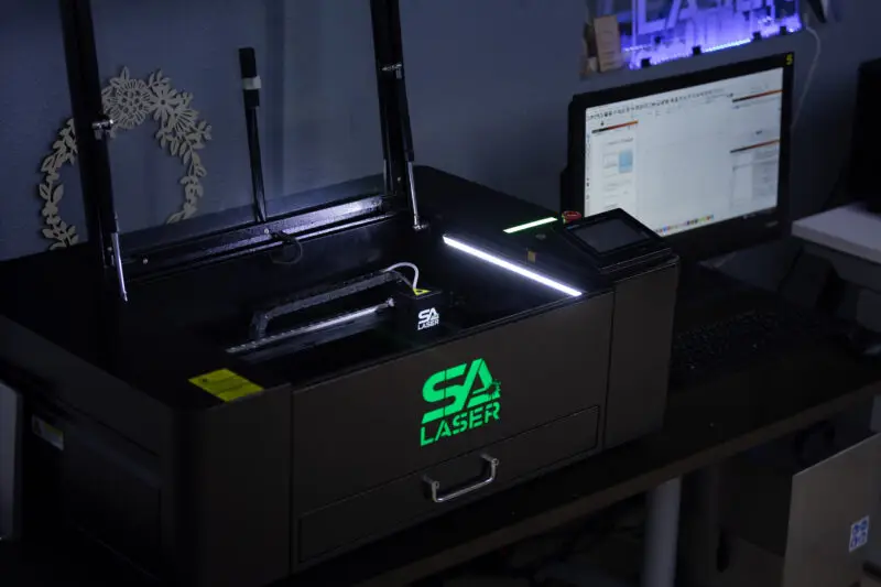 the blade table top co2 laser engraver all-in-one